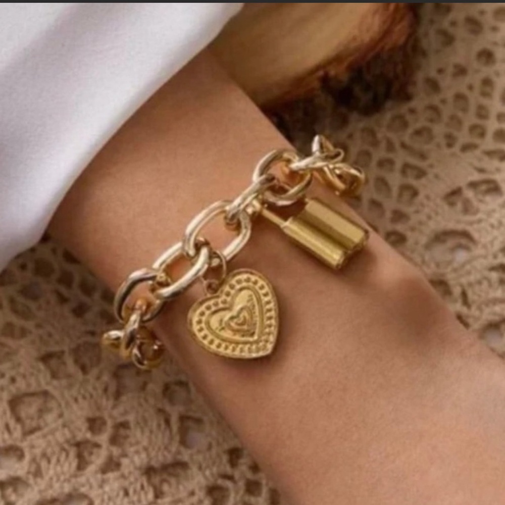 ♦️ New-Gold Tone Chunky Chain Bracelet